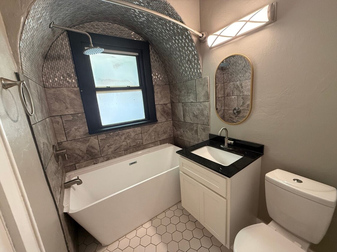 2434 NW 12th - Duplex - 2434 NW 12th - Duplex
