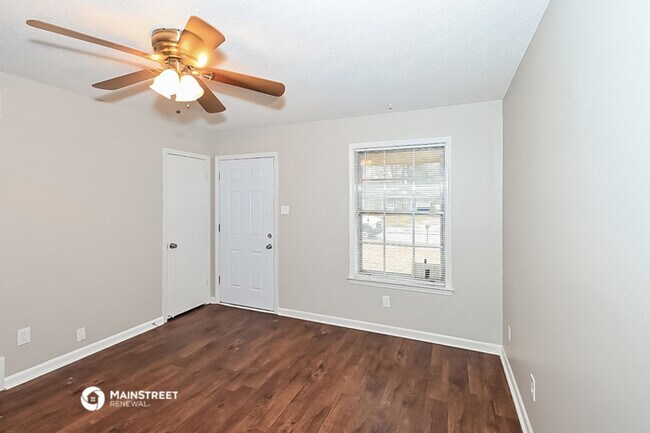 Building Photo - 4229 Forest View Dr