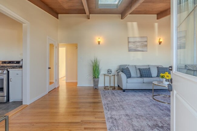 Foto del edificio - 820 Edgemar Ave