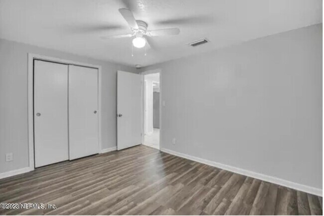 Foto del edificio - 5270 Collins Rd