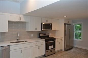 Building Photo - 15 Tolman St
