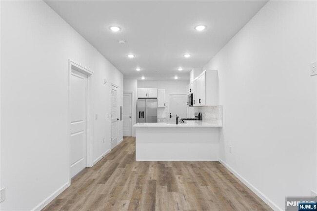 Photo - 51 E Main St Apartment