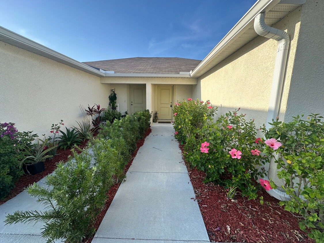 Primary Photo - Beautiful 2 Bedroom 2 Bath