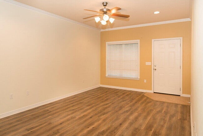 Building Photo - 1496 Bentley Cir