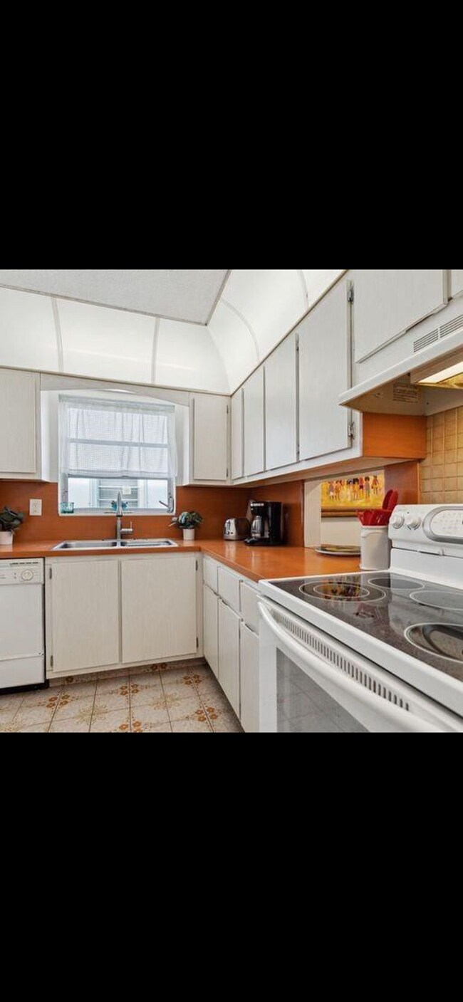 Foto del edificio - 1405 N 12th Ct