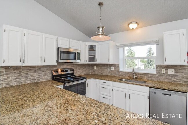 Foto del edificio - 3724 Adirondack Dr