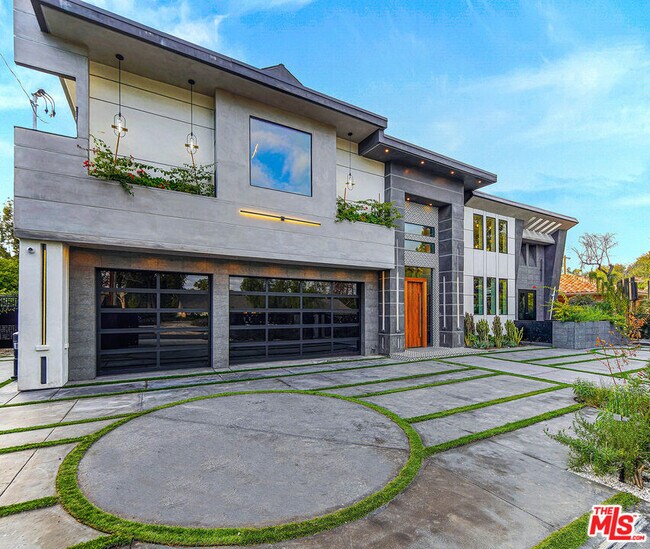 Foto del edificio - 5415 Amestoy Ave