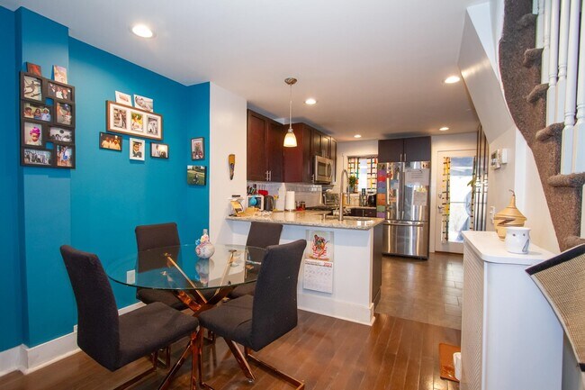 Building Photo - 319 Pavonia Ave