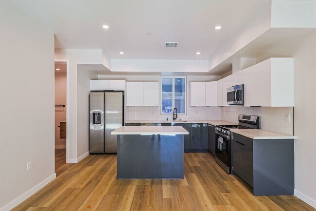 Building Photo - 5515 Glennie Ln