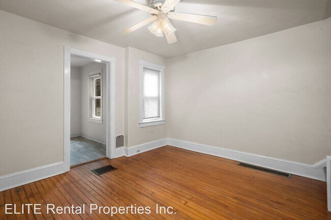Building Photo - 2 br, 1.5 bath House - 18 Manchester Avenue