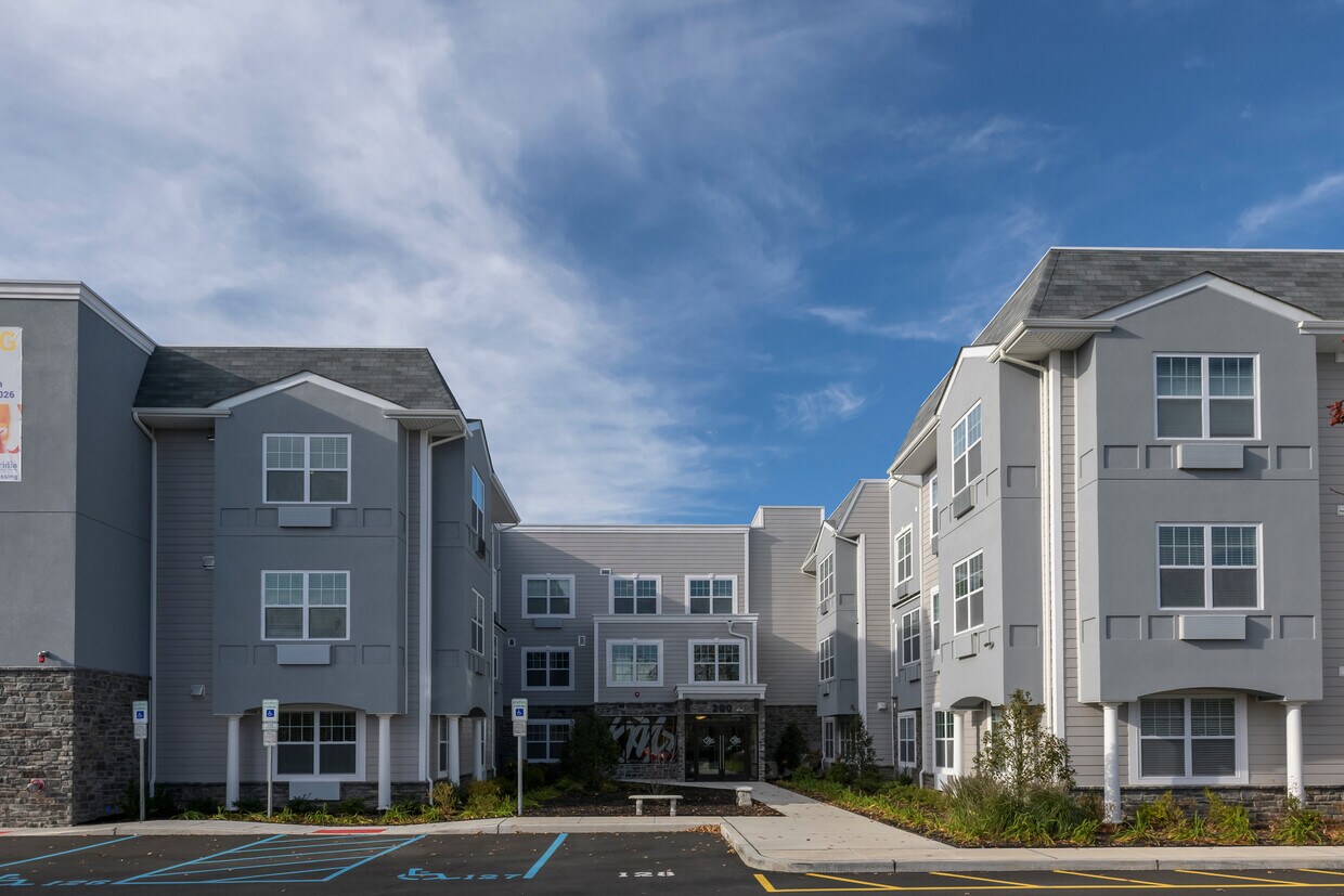 Meridia Transit Crossing Apartments in Garfield, NJ