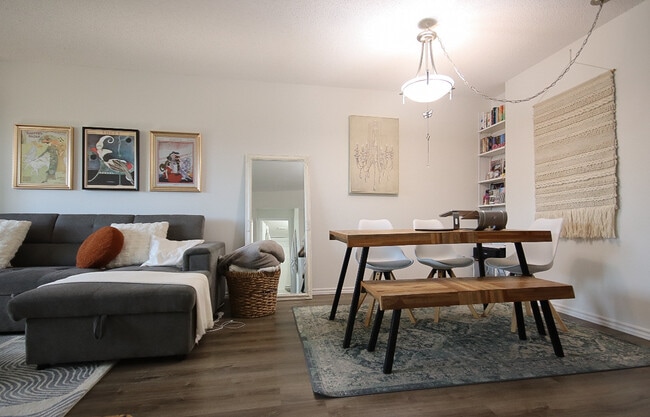 Building Photo - Spacious One Bedroom For Rent