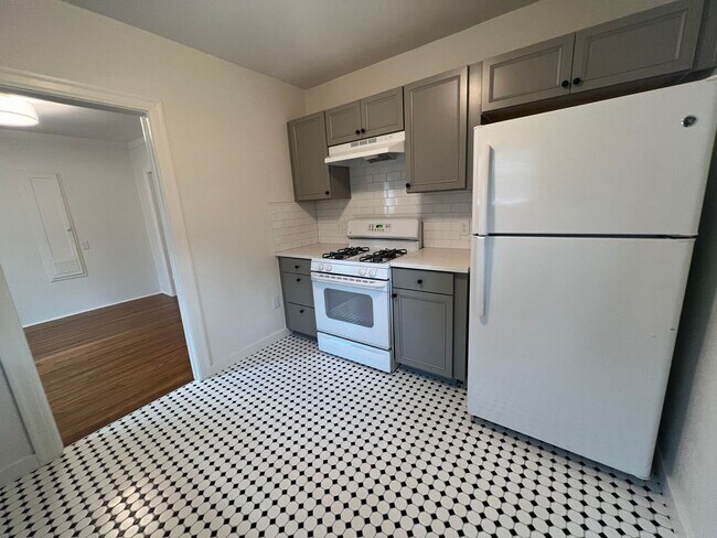 Foto del edificio - Cherrywood Bungalow for Rent