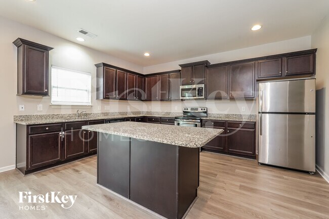 Foto del edificio - 3283 Grandview Club Rd