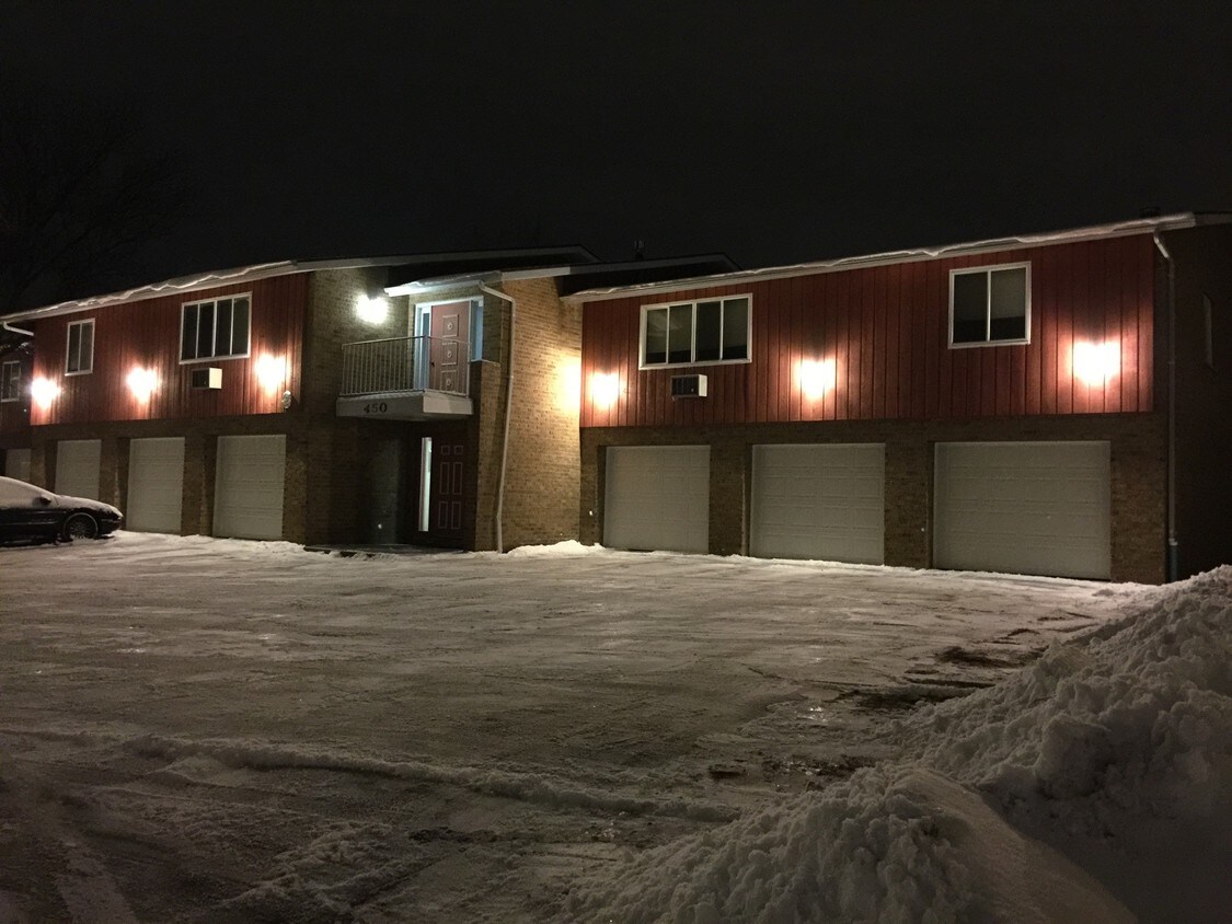 Primary Photo - 450 S St Bernard Dr