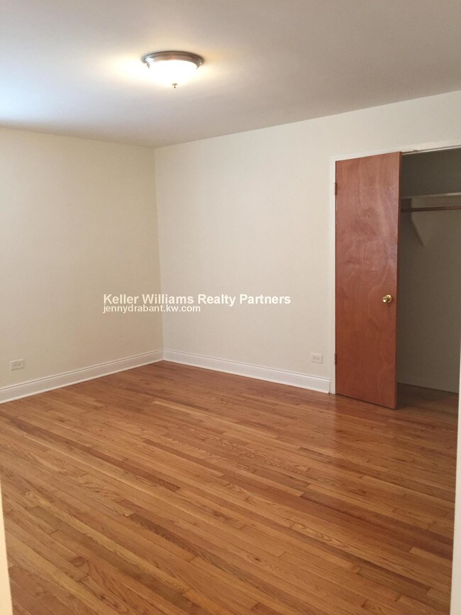 Building Photo - 6105 N Seeley Ave