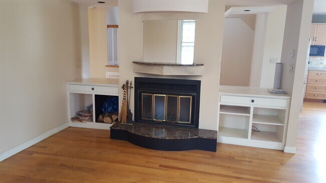 Building Photo - 19 Grand Ave