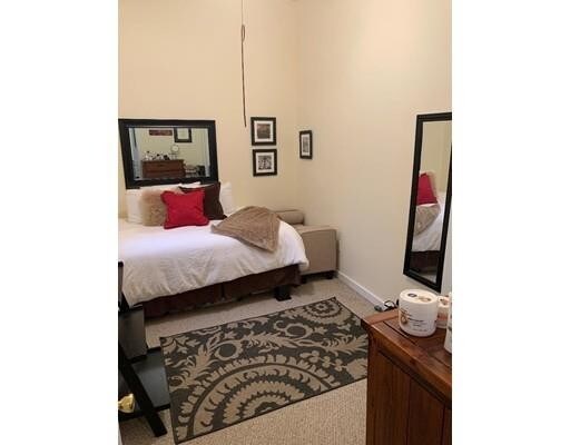 Building Photo - 73 Elm St