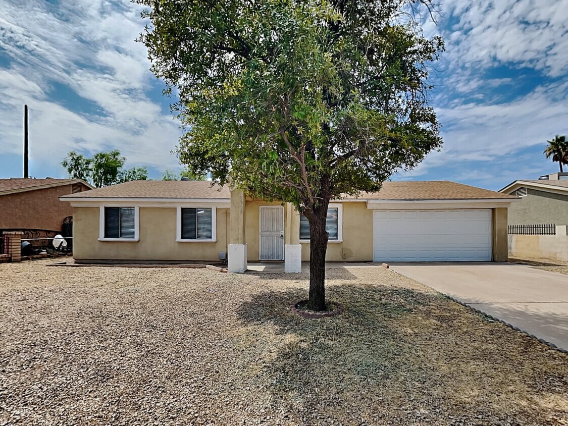 Primary Photo - 5909 W Coronado Rd