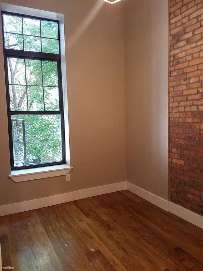 Foto del edificio - 906 Greene Ave