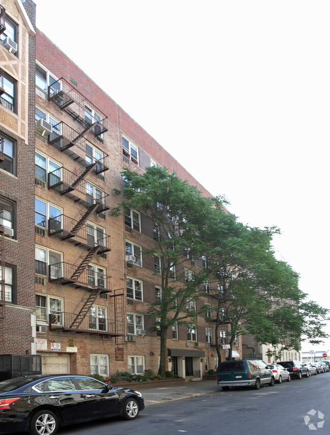 Foto principal - 3111 Brighton 2nd St