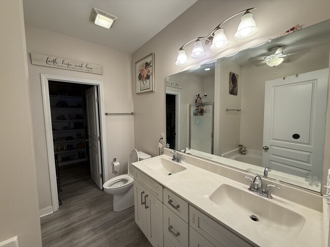 Foto del edificio - 133 Penry Ln