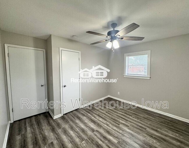 Foto del edificio - 114 NW College Ave