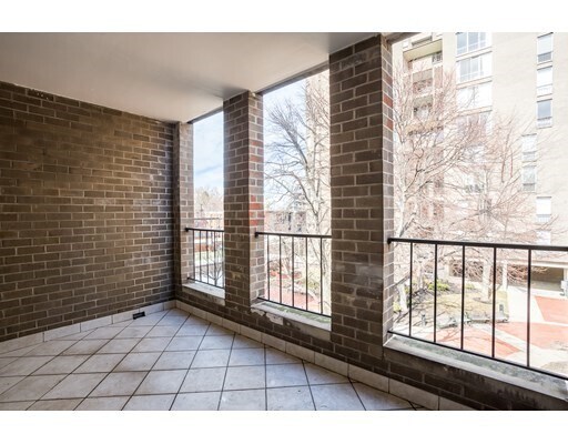 Foto del edificio - 99 Pond Ave