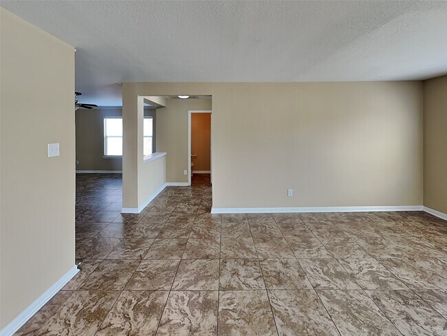 Foto del edificio - 18107 Quiet Ridge Ln