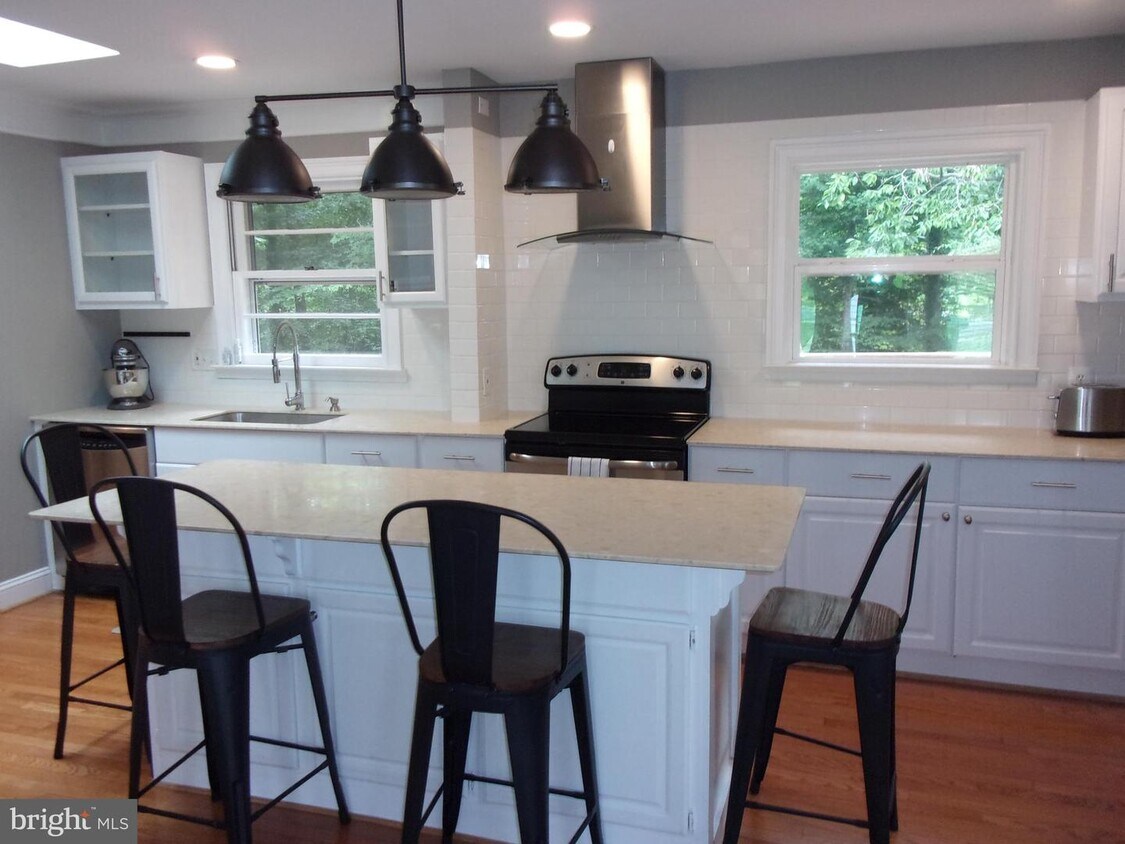 4431 Rockcrest Dr, Fairfax, VA 22032 House for Rent in Fairfax, VA