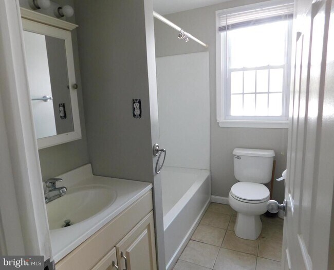 Foto del edificio - 737 Churchville Rd