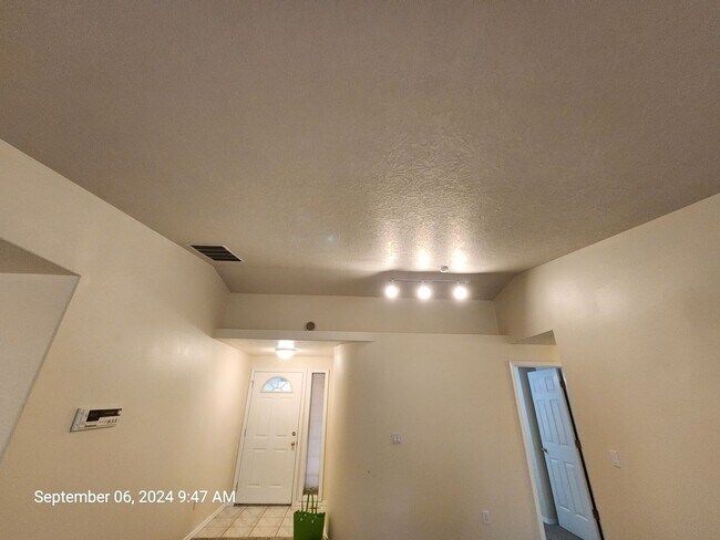 Foto del edificio - 531 SW Honeysuckle Ct