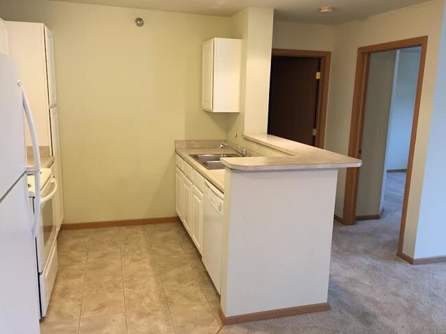 Building Photo - 200 Prairie Heights Dr