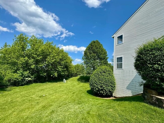 Building Photo - 1437 Meadowsedge Ln