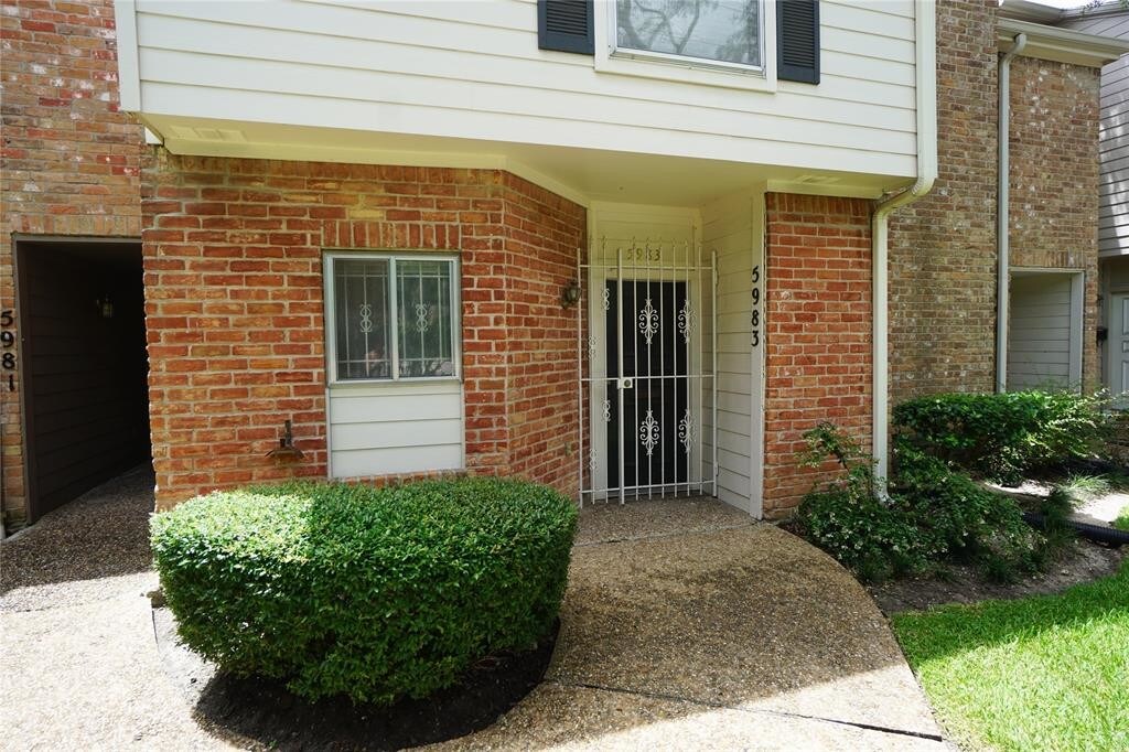 5983 Woodway Dr, Houston, TX 77057 Condo for Rent in Houston, TX