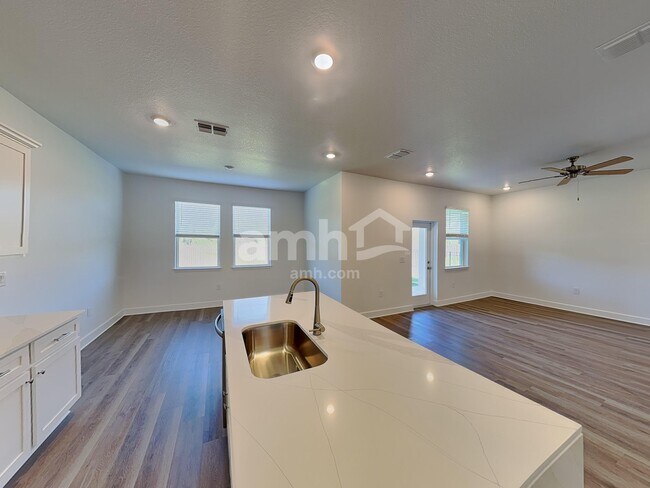 Foto del edificio - 16536 Cheyanne Ct