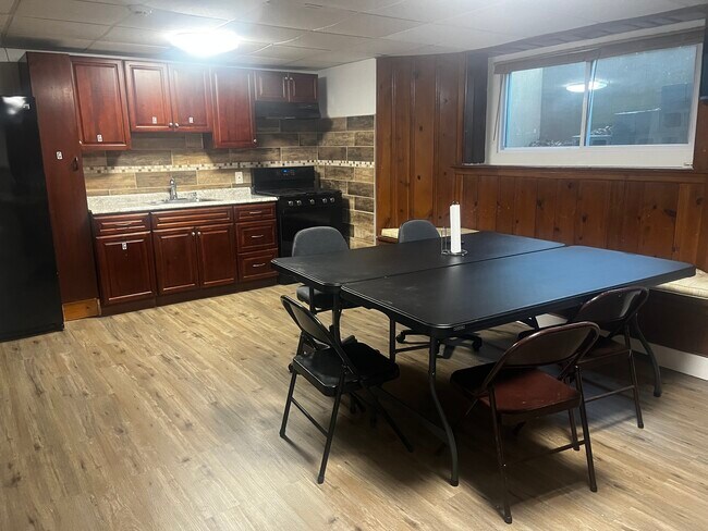 Foto del edificio - 1401 Beech Ave