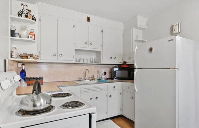 Foto del edificio - 1020 Raritan Ave