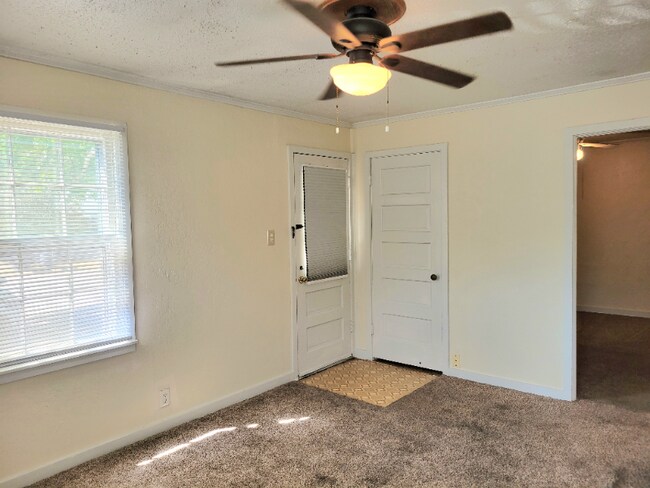 Foto del edificio - 4040 E Whitney Ln