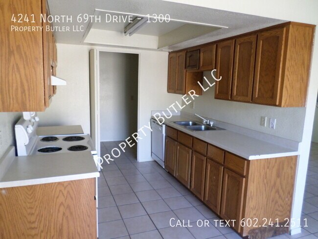 Building Photo - 4241 N 69th Dr
