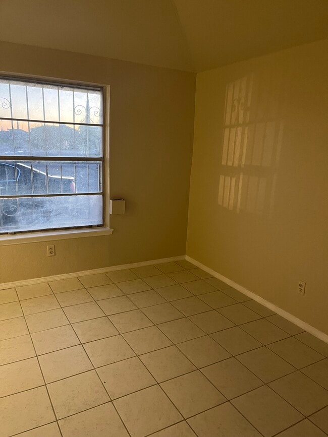 Building Photo - 11631 James Watt Dr