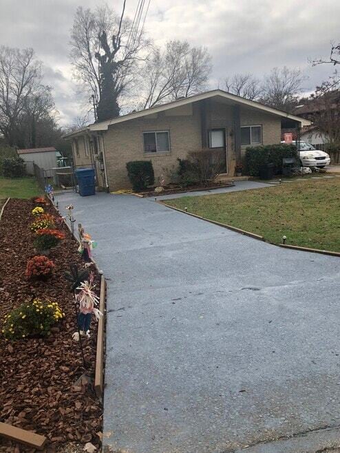 Building Photo - 104 Santeelah St