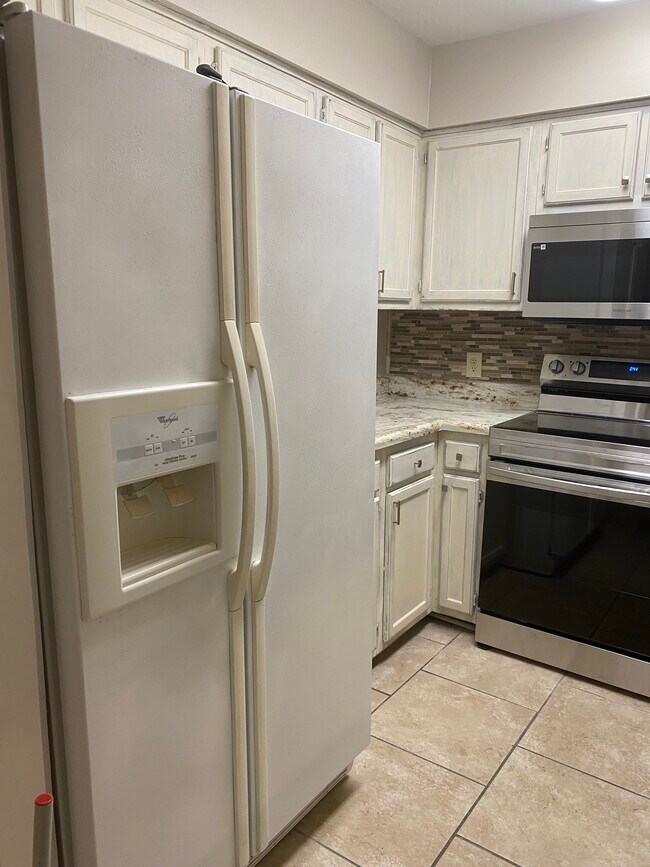 Kitchen - 10126 Vixen Pl