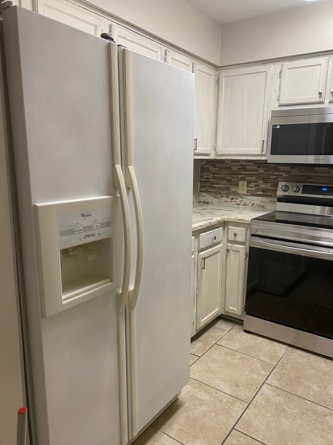 Kitchen - 10126 Vixen Pl