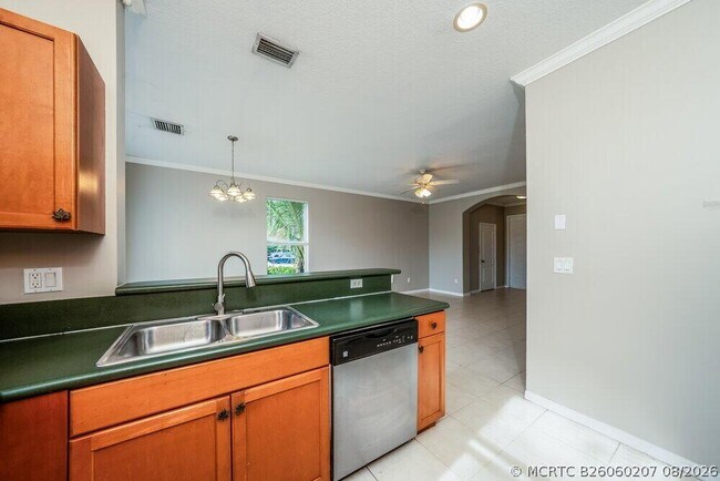 Foto del edificio - 424 Rainbow Springs Terrace