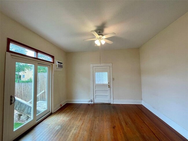 Building Photo - 708 W 31st St