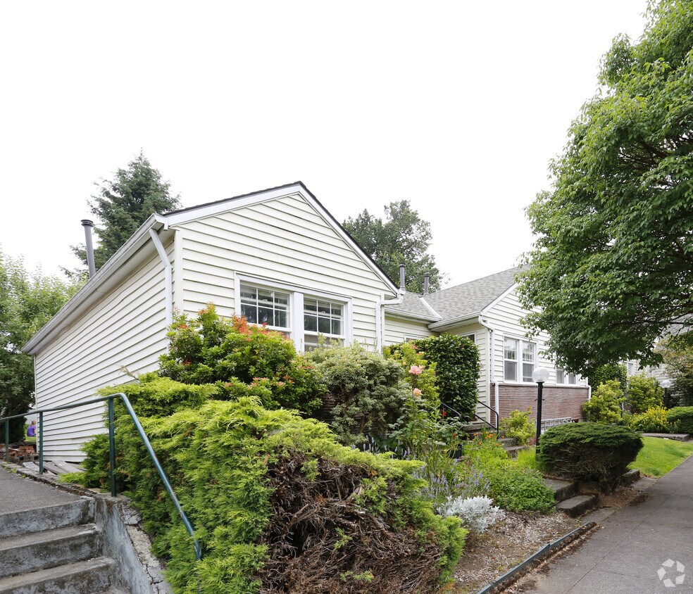 Foto del edificio - 1333-1335 SE 27th Ave