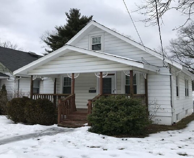 Primary Photo - 6800 Betts Ave