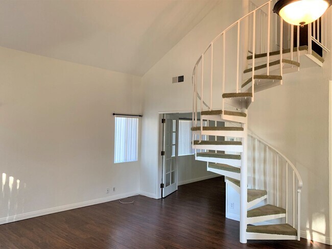 Foto del edificio - Amazing condo located in desirable Aliso Viejo!