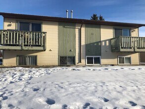 Building Photo - 33 Eastman Crescent